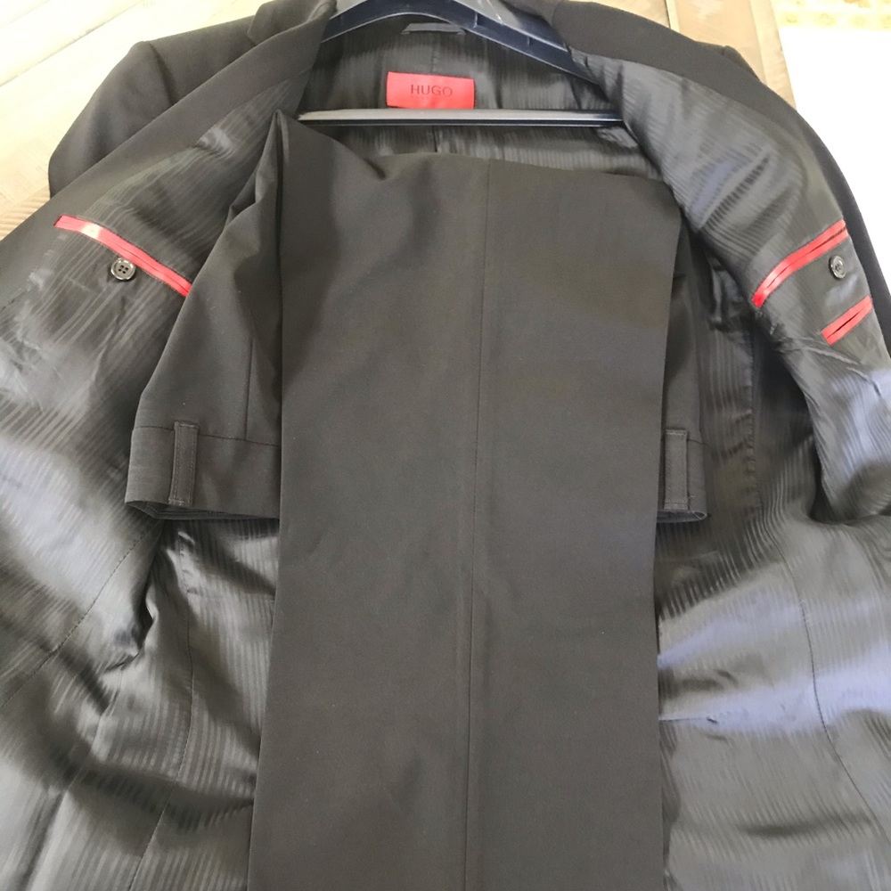 Hugo Boss Red Label suit - Picture 4 of 4